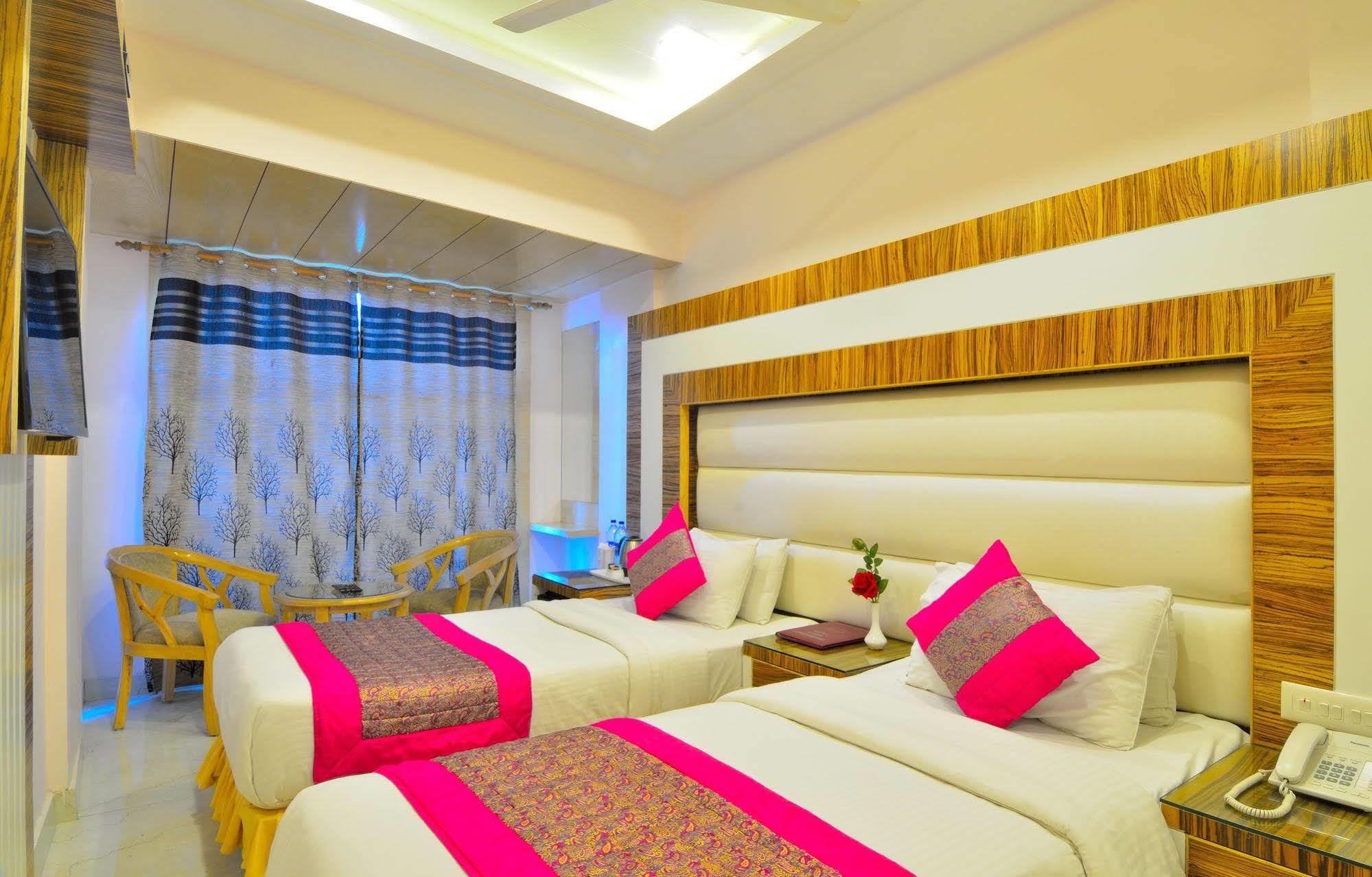 Aman Continental - 2Mins From Railway Station And 5 Mins From Metro Hotel Új-Delhi Kültér fotó
